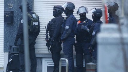 Barcelona: Operación contra célula yihadista acusada de planear atentado deja un detenido