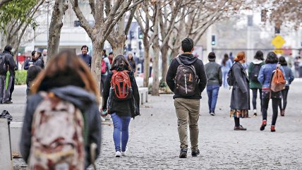   Subsecretario pide a universidades esforzarse por titulaciones a tiempo 