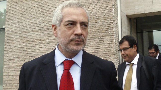 Parlamentarios ratificaron al fiscal Raúl Guzmán como secretario del Senado