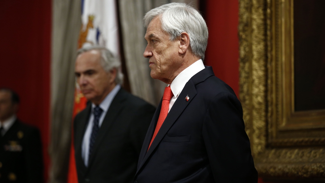 Presidente Piñera cambió a seis de sus ministros Presidente Piñera cambió a seis de sus ministros