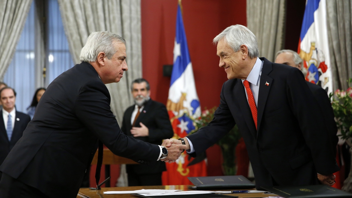 Cambio de gabinete: Dos enroques, tres ex ministros y una cara nueva Cambio de gabinete: Dos enroques, tres ex ministros y una cara nueva