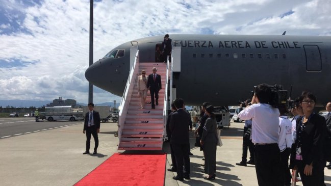 Piñera aterrizó en Osaka para participar de la cumbre del G20