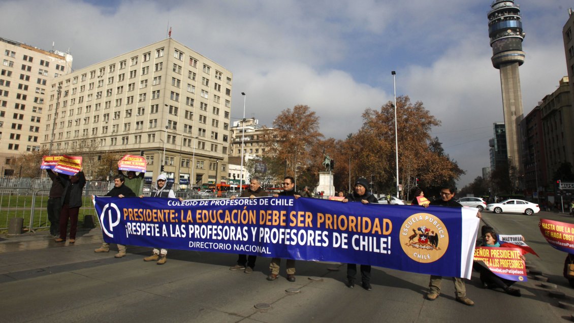 Colegio de Profesores rechazó propuesta del Gobierno: Sigue el paro