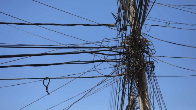 Congreso despachó ley que ordena el retiro de los cables en desuso