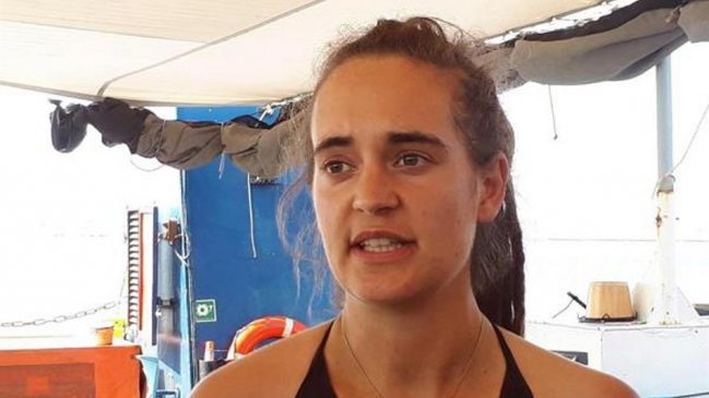 Italia: Capitana de barco migrante se querelló contra ministro del Interior