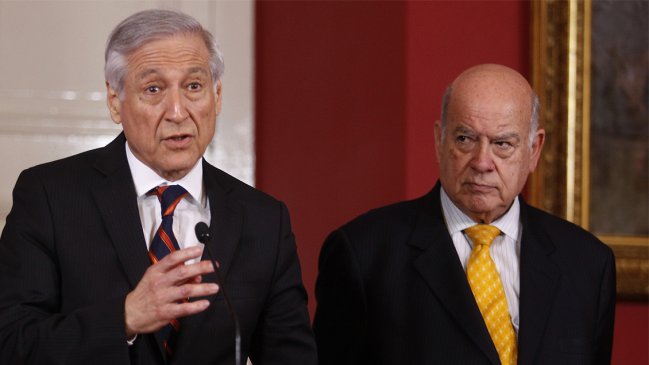 Ex cancilleres rechazan dichos de gobernador de Tacna por situación de venezolanos en consulado