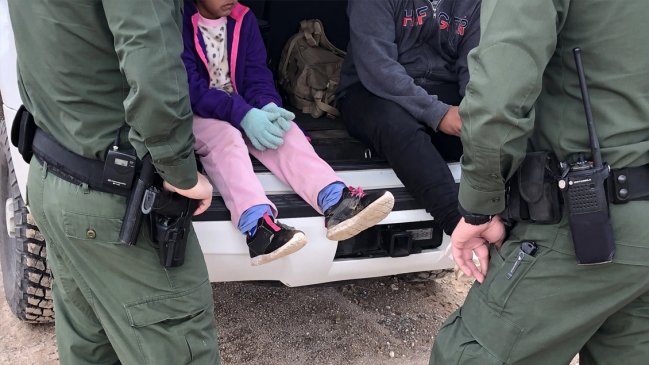 Gobierno de Trump ha separado en un año a más de 900 niños de sus padres en la frontera con México