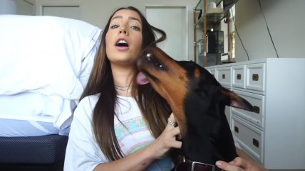  Youtuber recibe duras críticas por video filtrado donde golpea a su perro  