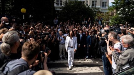 Centenares de fanáticos conmemoraron los 50 años de la foto de    Centenares de fanáticos conmemoraron los 50 años de la foto de