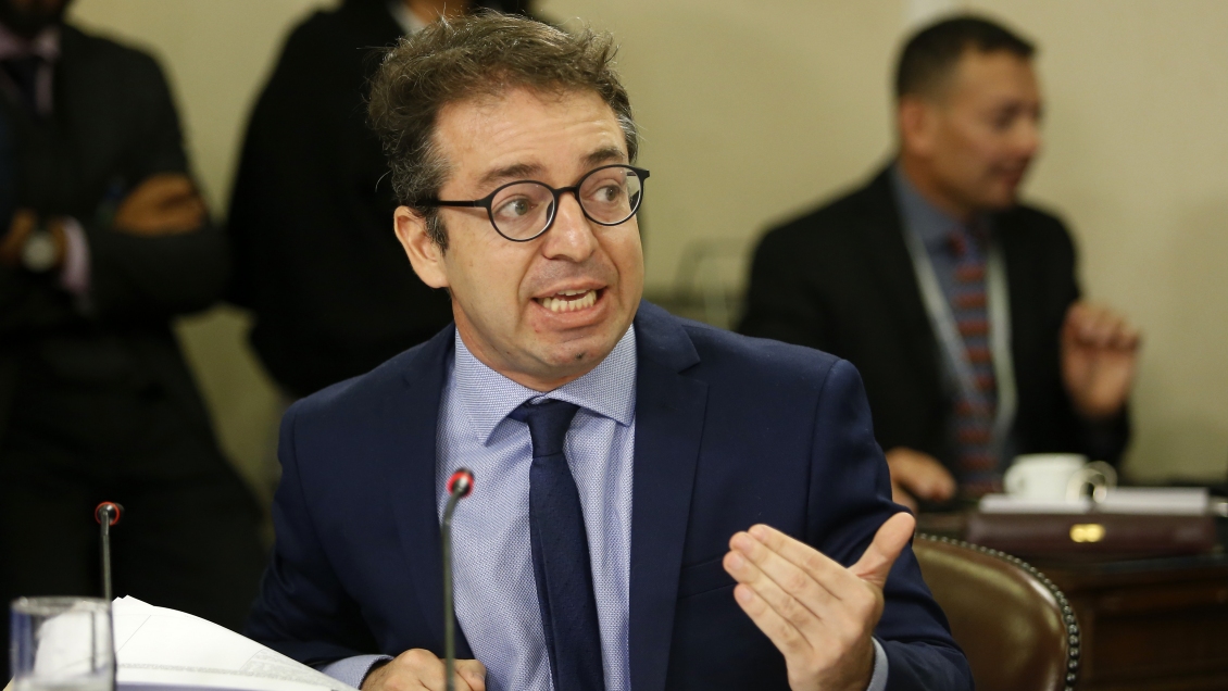 PDI: Denuncia contra Silber fue emitida desde celular de asesora de Alinco