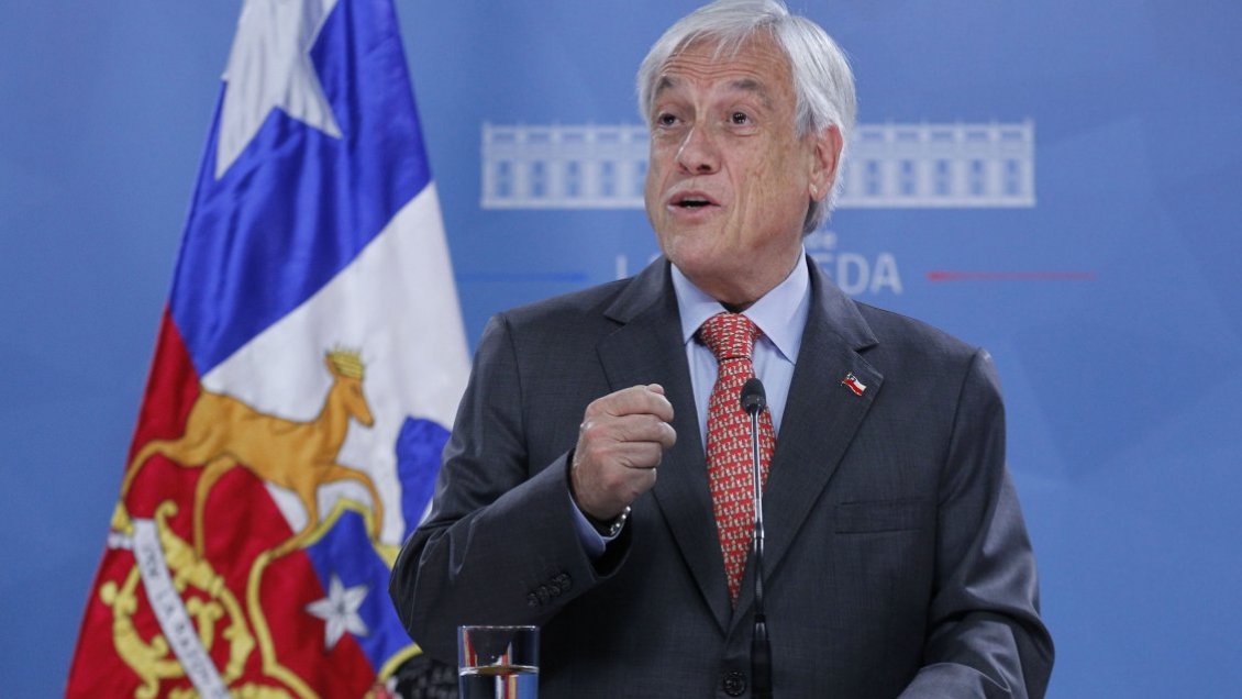 Piñera suspendió alza de tarifas del Metro: Escuché la voz de mis compatriotas Piñera suspendió alza de tarifas del Metro: Escuché la voz de mis compatriotas