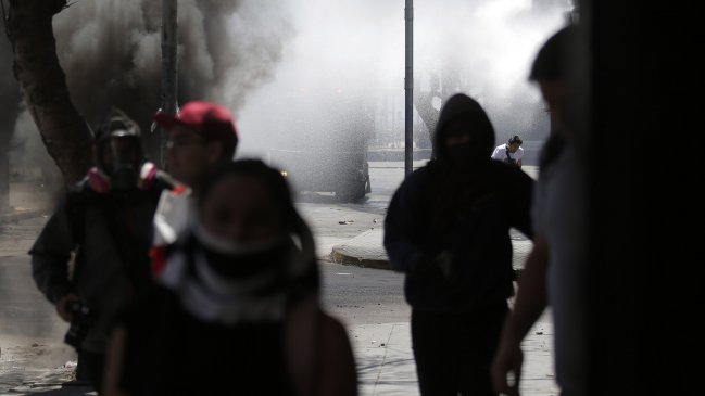 Estallido social se extiende a regiones con protestas y saqueos