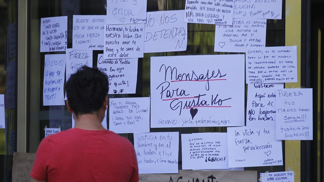 Ex fiscal Carlos Gajardo presenta querella en representación de Gustavo Gatica