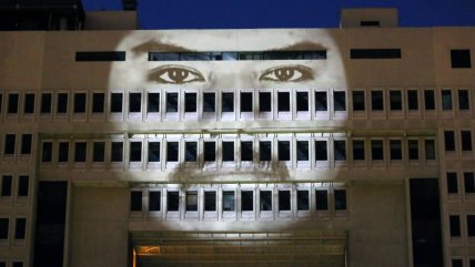  La fachada del Congreso se iluminó con el rostro de Catrillanca  