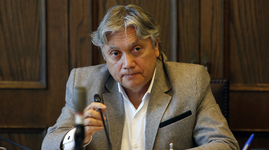 Navarro no firmó el acuerdo por la nueva Constitución: Criticó la mantención del alto quórum y plazos