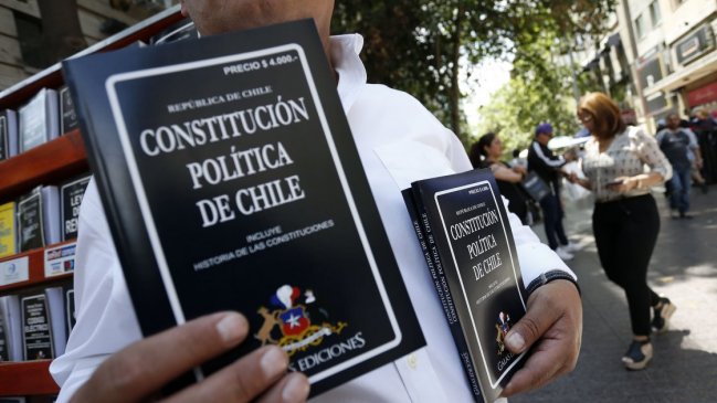 Parlamentarios llamaron a respetar acuerdo por nueva Constitución tras dichos de Allamand