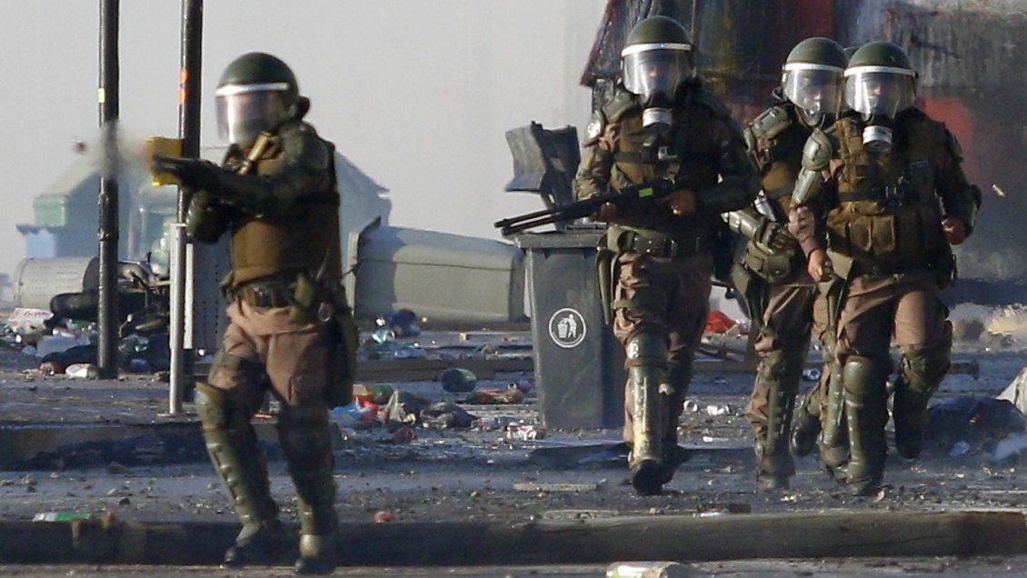 Encuesta CEP: Confianza en Carabineros cayó 20 puntos, a 17%