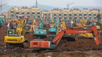 En 10 días construyen hospital en China En 10 días construyen hospital en China
