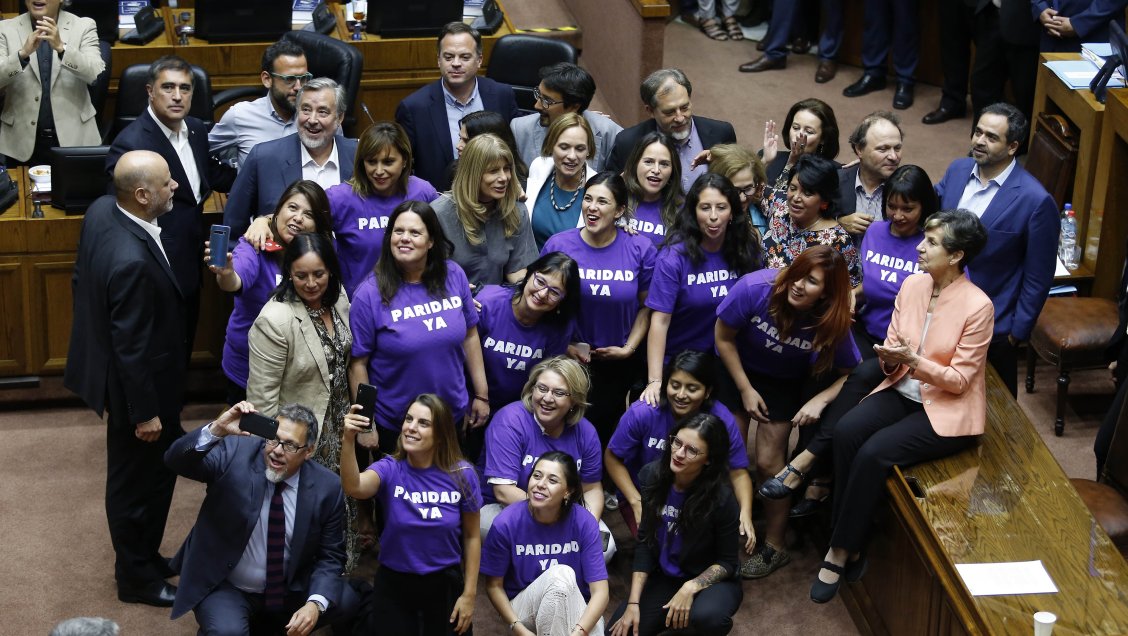 Senado aprobó paridad de género para el proceso constituyente Senado aprobó paridad de género para el proceso constituyente
