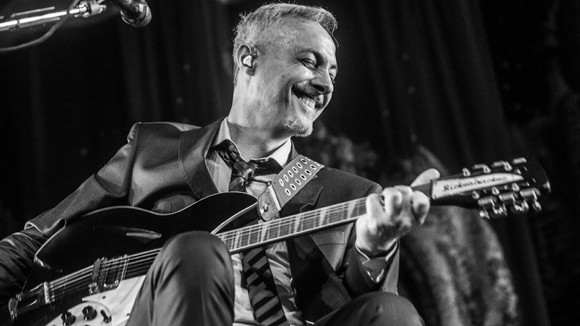 Pedro Aznar se suma y anuncia show desde su living Pedro Aznar se suma y anuncia show desde su living