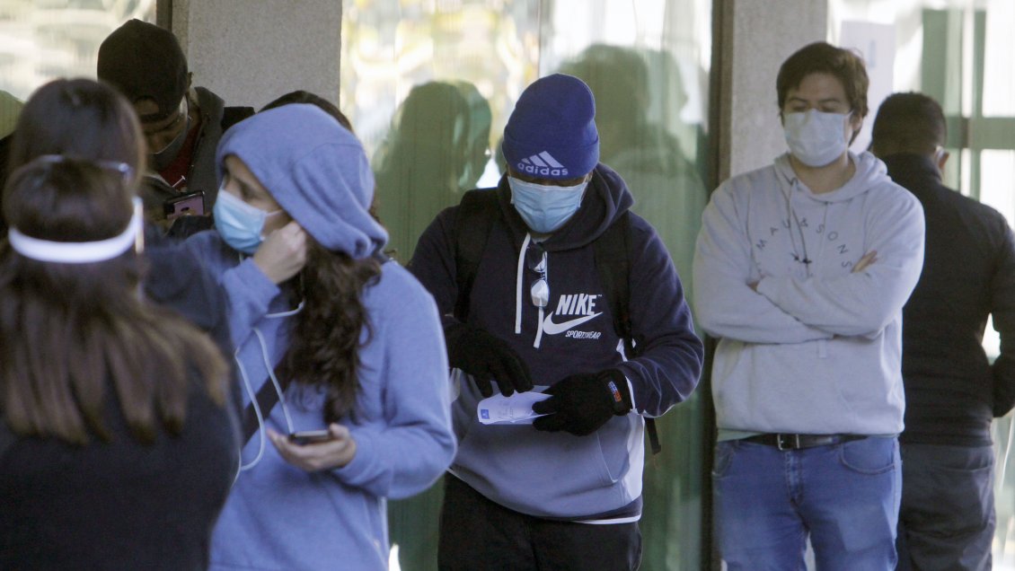 Alcaldes denuncian aglomeración en municipalidades tras anuncio de canastas familiares