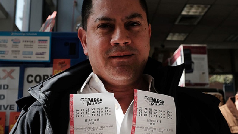 Un chileno podría ser 244 mil millones de pesos más rico este viernes Un chileno podría ser 244 mil millones de pesos más rico este viernes