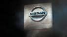 Trabajadores de Nissan queman neumáticos por cierre de planta en Barcelona Trabajadores de Nissan queman neumáticos por cierre de planta en Barcelona