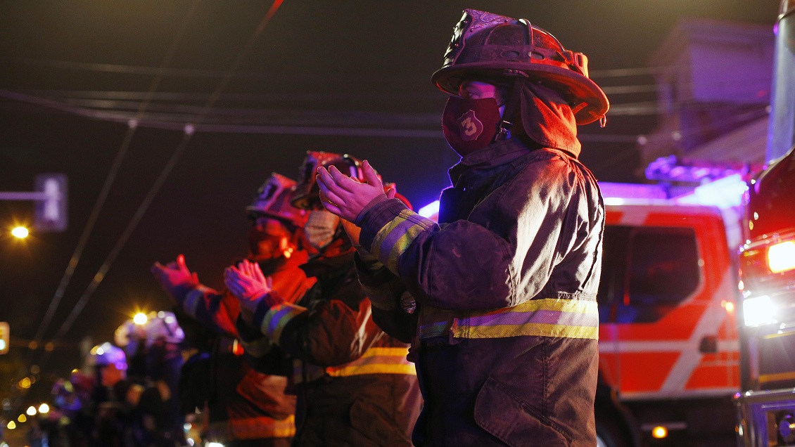 Bomberos de Chile recibió primeras 336 mil mascarillas donadas por CMPC a la Cenabast Bomberos de Chile recibió primeras 336 mil mascarillas donadas por CMPC a la Cenabast