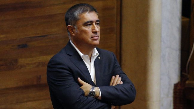 Desbordes: Es raro que Larraín Matte renuncie en vez de sacar adelante el buque