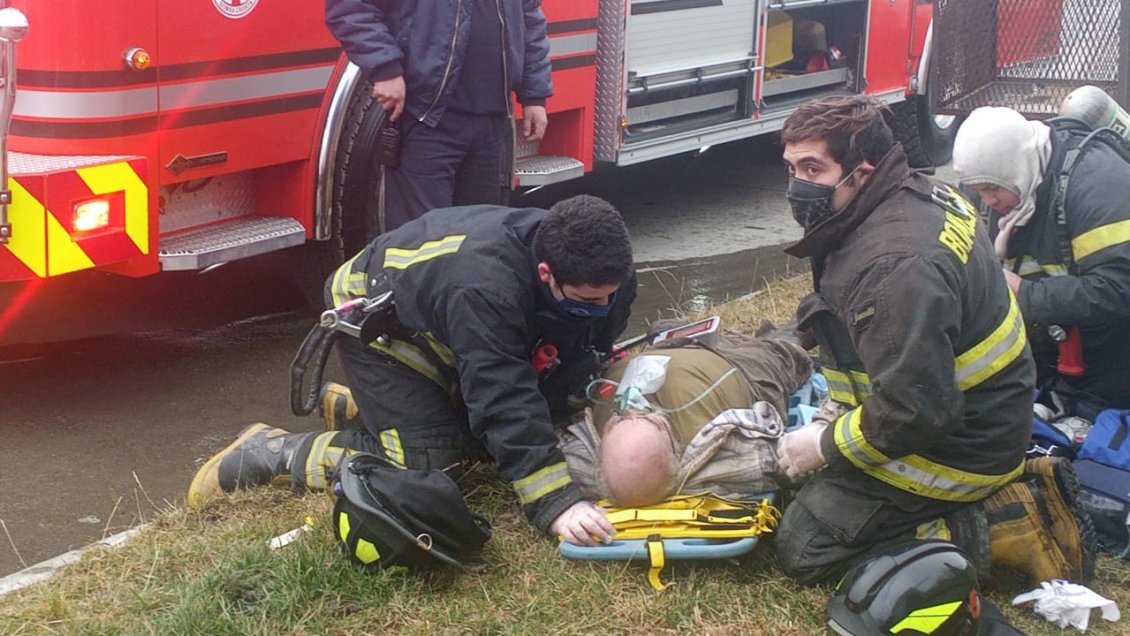 Adulto mayor resultó lesionado en principio de incendio en Punta Arenas Adulto mayor resultó lesionado en principio de incendio en Punta Arenas