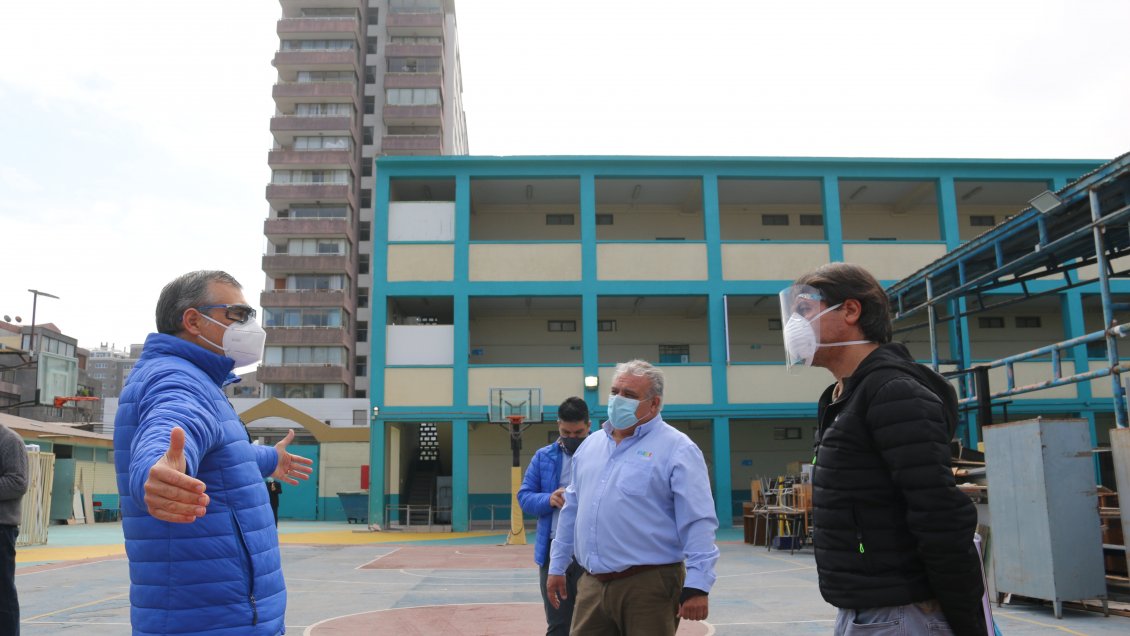 Habilitan Ex Liceo A-11 de Iquique para solicitud presencial del retiro del 10% Habilitan Ex Liceo A-11 de Iquique para solicitud presencial del retiro del 10%