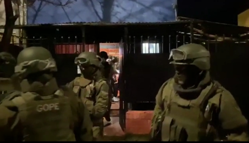 Carabineros detuvo a banda sospechosa de perpetrar al menos 10 delitos en Talca Carabineros detuvo a banda sospechosa de perpetrar al menos 10 delitos en Talca