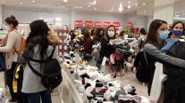 Seremi fiscalizó reapertura de H&M en Casa Costanera Seremi fiscalizó reapertura de H&M en Casa Costanera
