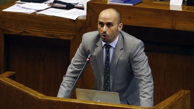 Diputado Longton anuncia acusación constitucional contra jueza que dejó en libertad a Hugo Bustamante