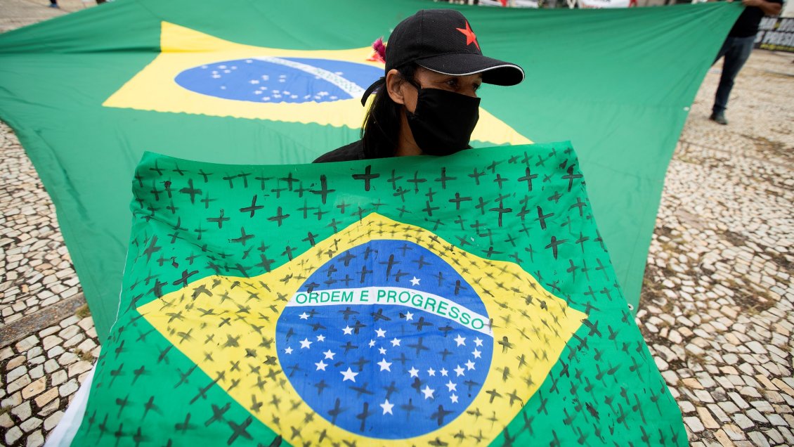 Brasil se convierte en el segundo país en superar las 100 mil muertes y los 3 millones de casos de Covid-19