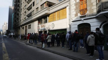  Largas filas se registran en la sucursal de AFP Modelo  