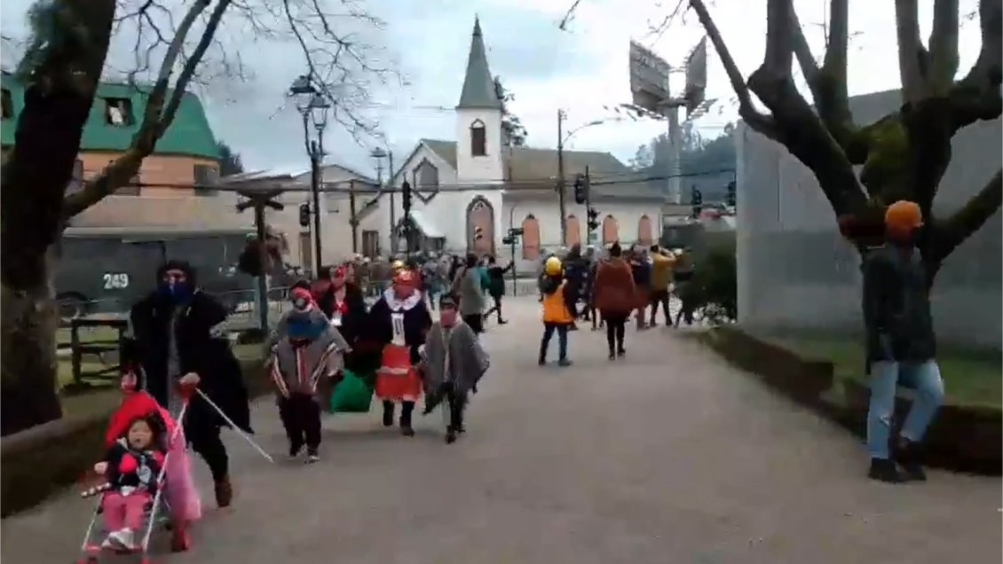 Temuco: Carabineros reprimió marcha mapuche contra baleo a niño en Collipulli Temuco: Carabineros reprimió marcha mapuche contra baleo a niño en Collipulli