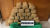 Narcos fueron detenidos tras adelantar a exceso de velocidad a un vehículo policial Narcos fueron detenidos tras adelantar a exceso de velocidad a un vehículo policial
