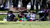 Cientos de personas celebran Fiestas Patrias en Parque Araucano Cientos de personas celebran Fiestas Patrias en Parque Araucano