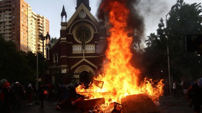 Ministerio Público pide 14 años de prisión para acusado de incendiar iglesia de Carabineros