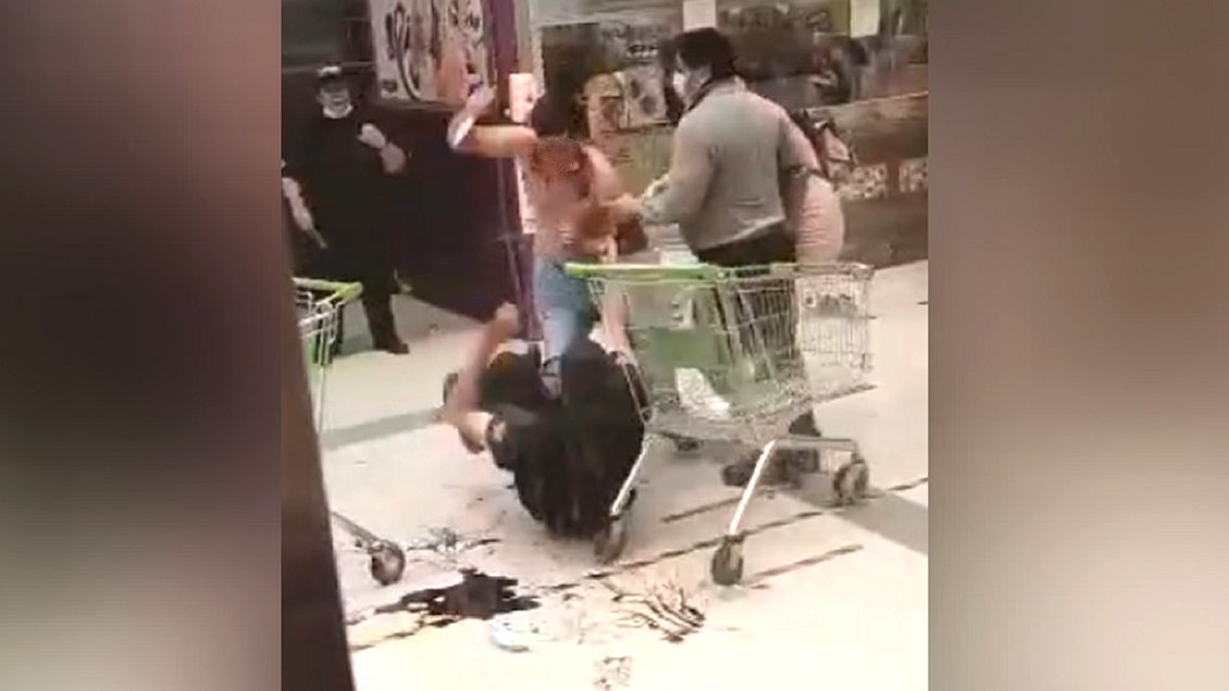 Adolescente apuñaló a dos guardias en un supermercado de Colina