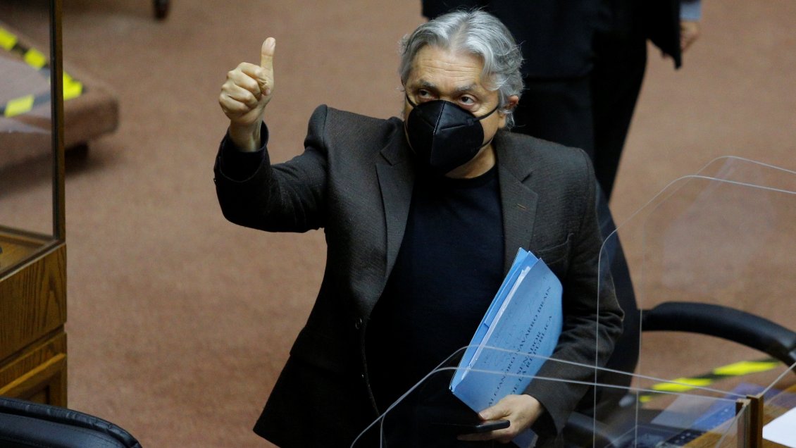 Navarro: Tercer retiro es inevitable y gobierno pagará costo político si va al TC