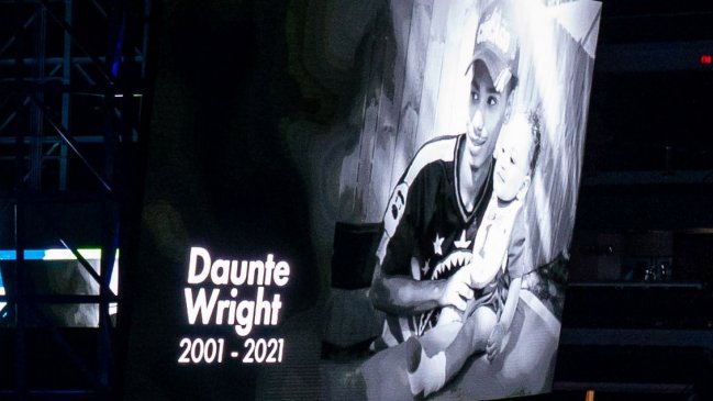 Detenida e imputada por homicidio involuntario la policía que mató a joven afroamericano en Mineápolis