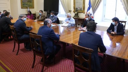  Piñera se reunió con seis diputados de Chile Vamos, quienes no apoyaron el tercer retiro  