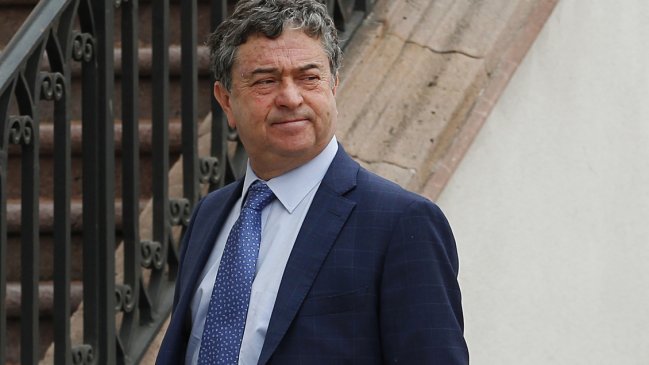 Senador Coloma defiende 