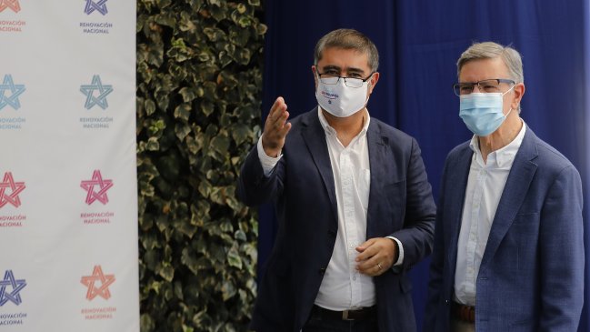 Lavín y Desbordes presionan a Piñera y le piden promulgar proyecto del tercer retiro