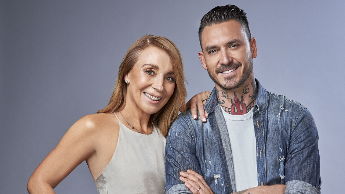 Karen Doggenweiler y Mauricio Pinilla conducirán nuevo programa de TVN Karen Doggenweiler y Mauricio Pinilla conducirán nuevo programa de TVN