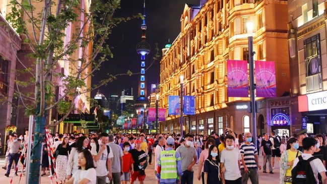 La población de China creció poco más de 5% y alcanzó los 1.400 millones de habitantes