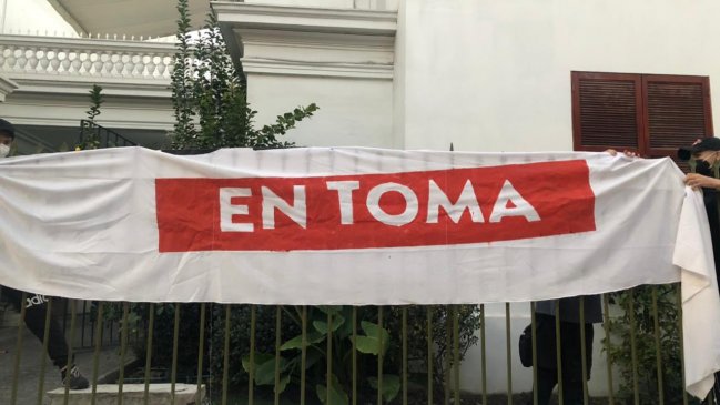 Manifestantes se toman sede del INDH: Piden liberar a 