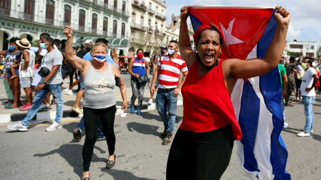 Cuba amaneció sin internet móvil tras jornada de protestas masivas